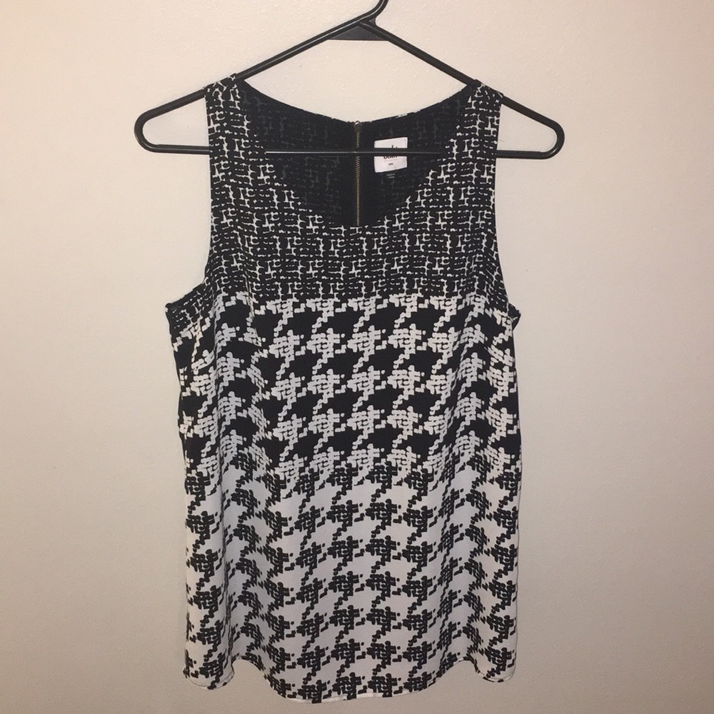 Sleeveless blouse